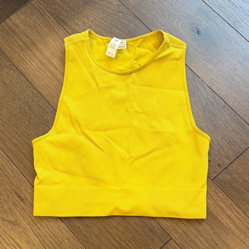 DSG Yellow Sleeveless Crop Top Medium C11-094
